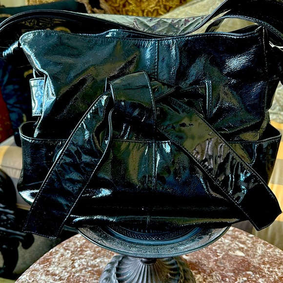 Black paten leather shoulder bag. - Picture 1 of 5